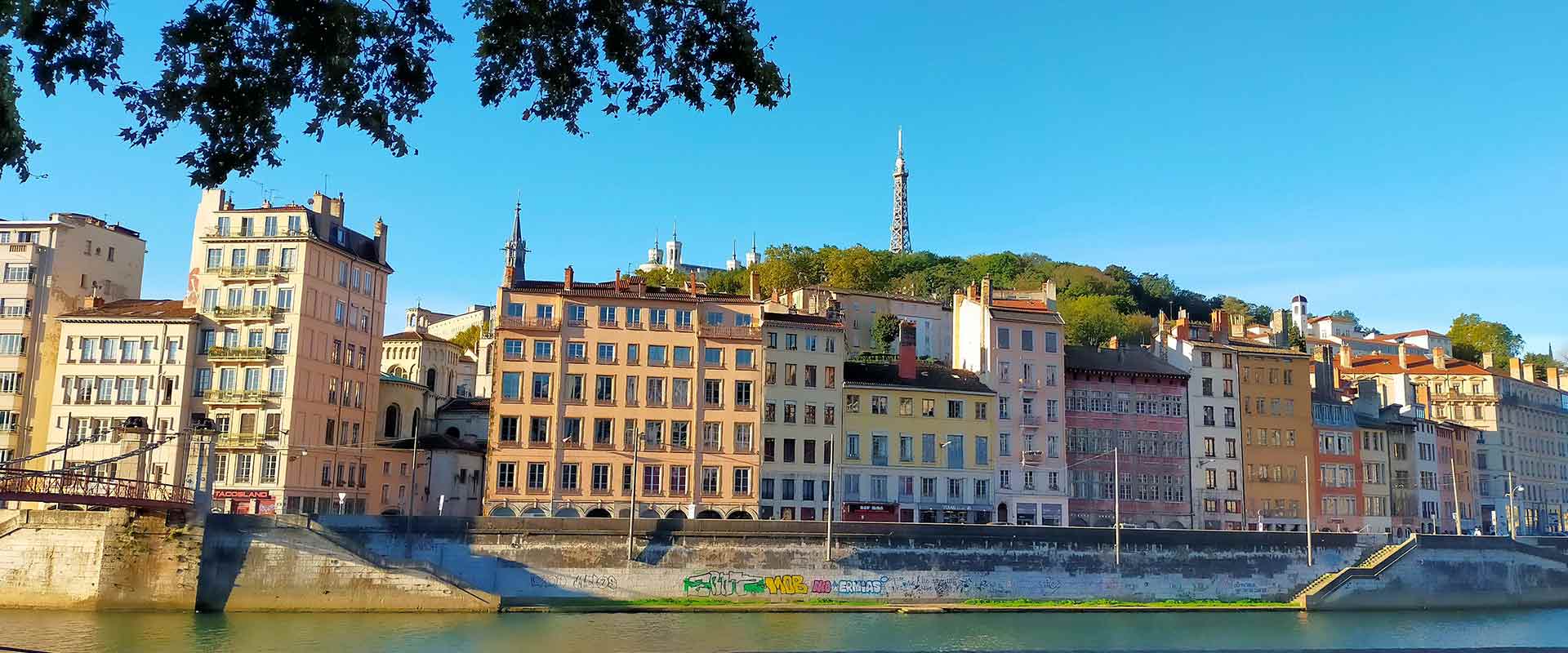 lyon travel agent